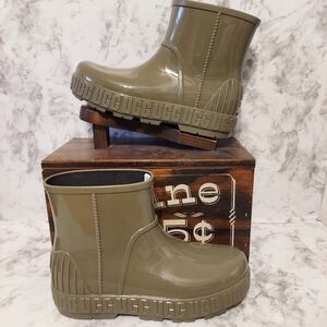 🆕️brand new UGG drizlita short rain boots